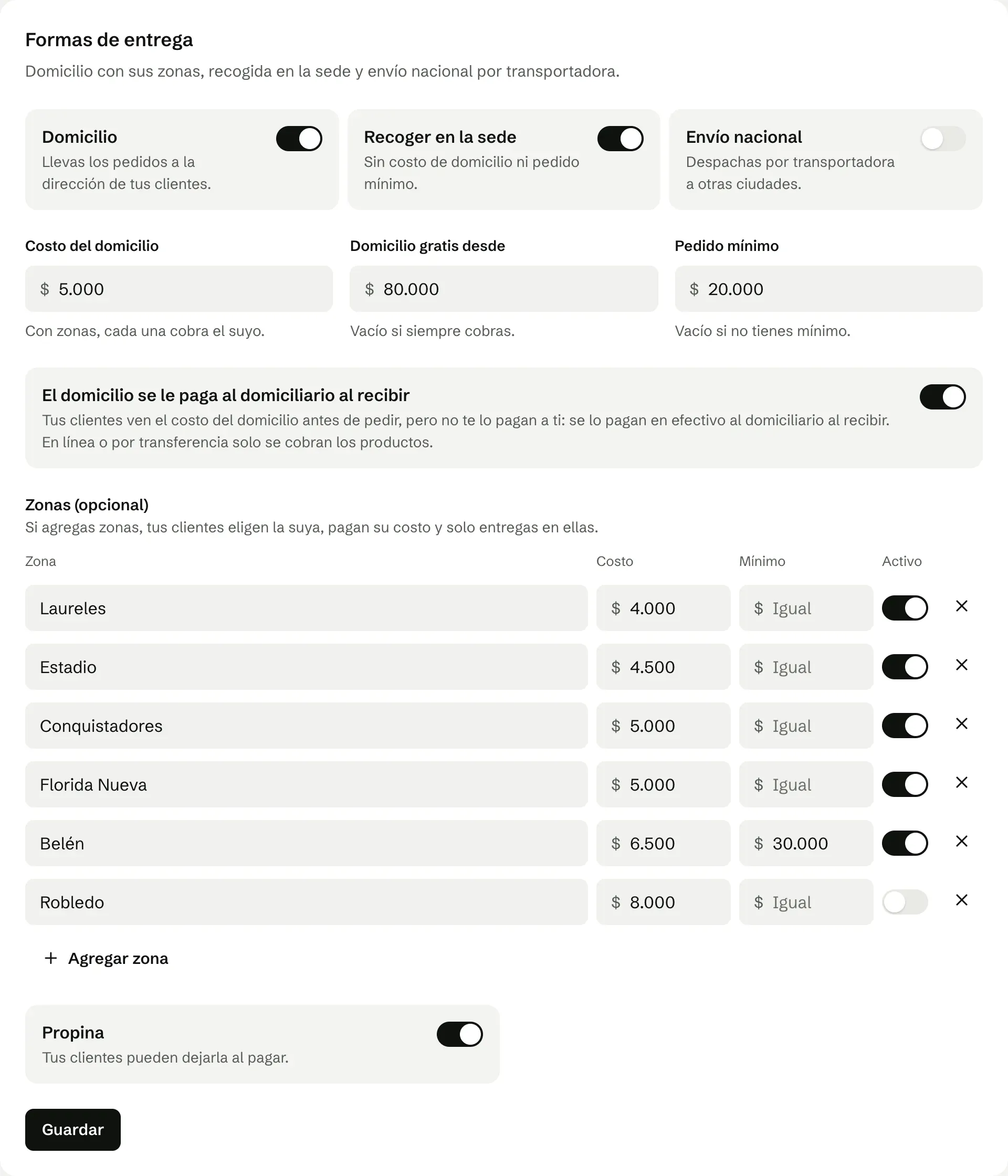 La configuración de domicilios de una sede: costo, domicilio gratis desde un monto, pedido mínimo, la opción de que el domicilio se le pague al domiciliario y zonas por barrio
